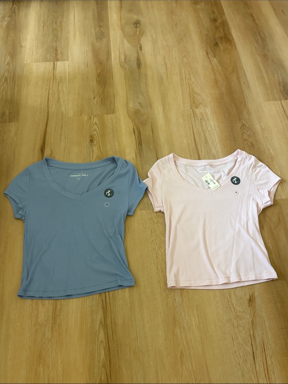 Aeropostale Set of 2 V-Neck seriously soft baby Tees, baby blue + baby pink